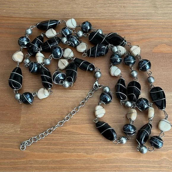 Vintage silver strand cage wired glass pearls, ceramic and acrylic necklace - Picture 8 of 8